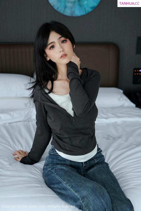   [XiuRen]高清写真图 2024.11.19 No.9464 奶芙乔乔 美腿性感第10张图片